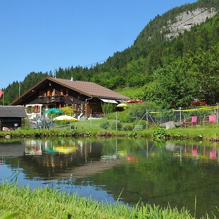 Hostel Backpacker Le Petit Baroudeur Champéry Exterior foto